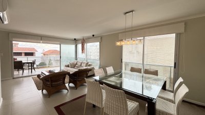 Departamento en la Península terraza con Parrillero