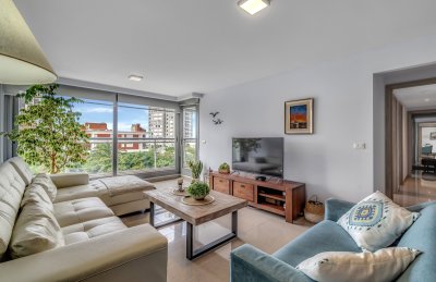 Apartamento en venta de 3 dormitorios 