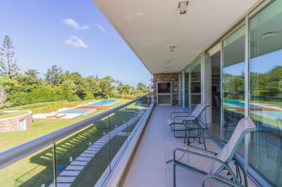 Opción en la Brava 3 dormitorios y parrillero propio 