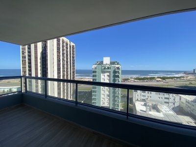 Apartamento en Brava a pasos del mar- Punta del Este