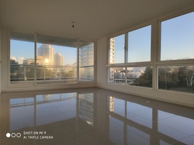 Muy linda planta de un dormitorio a la venta en Punta del Este