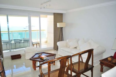 RETASADO espectacular apartamento frente al mar, excelente vist desde piso alto