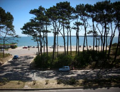 Primera línea en Playa Mansa. Edifiico de categoria