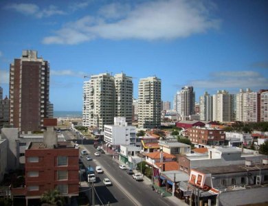 Moderno apartamento y super luminoso con terraza con parrillero propio.