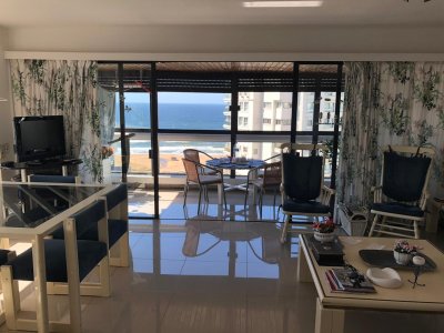 Departamento en la Brava con vista al mar , cercano a todos los servicios.