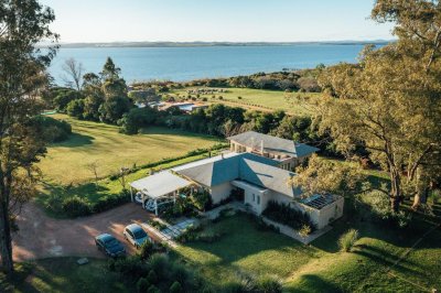 Hermosa casa estilo Australiano en la Laguna del Sauce