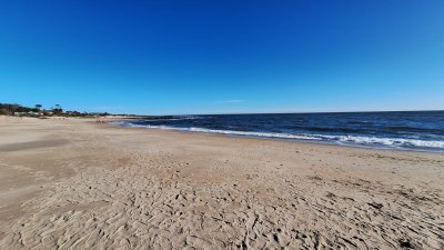 Casa a la venta frente a Playa de los Lamas - luz, vistas y confort en cada ambiente