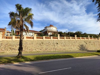 Chalet con historia y vistas únicas - Piriápolis, falda del Cerro San Antonio