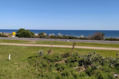 Frente al mar!!! Terreno de 533 m2  a la venta en Playa Hermosa, Piriapolis