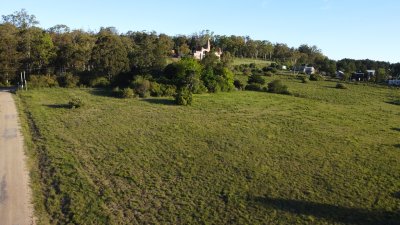 Terreno esquina a la venta en Balneario las Flores con hermosas vistas !!!