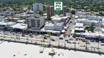 Apartamento en venta en Piriápolis, a 30 m de la playa - Edificio Rambla