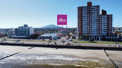 Hermoso apartamento a estrenar en Piriapolis a metros del mar  !!!