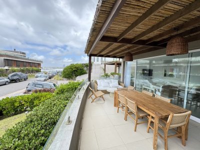 APARTAMENTO EN ALQUILER EN EDIFICIO BAHIA DE MONTOYA 3 DORMITORIOS