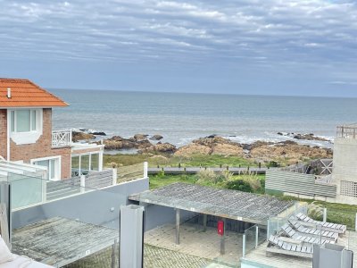 EN VENTA TRIPLEX EN MONTOYA CON VISTA AL MAR 3 DORMITORIOS