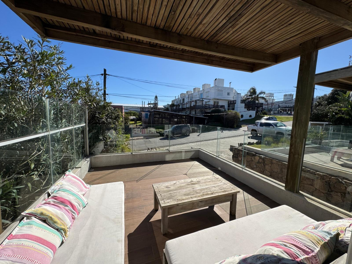 EN VENTA EDIFICIO BRISAS UNIDAD 04 3 DORMITORIOS