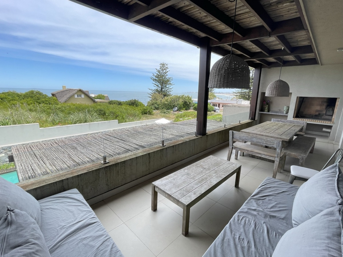 APARTAMENTO EN VENTA EN LA BARRA CON VISTA AL MAR 3 DORMITORIOS