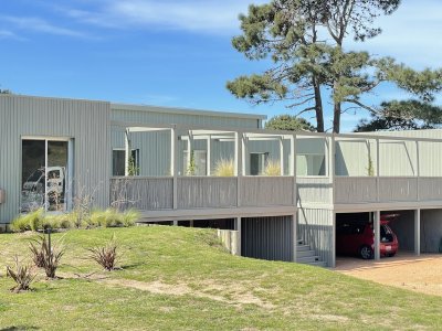 EN VENTA, CASA A ESTRENAR EN BARRIO CERRADO EN JOSE IGNACIO 4 DORMITORIOS