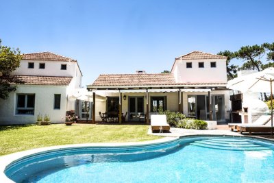 EN VENTA CASA EN MONTOYA CON VISTA AL MAR Y PISCINA 4 DORMITORIOS