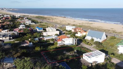 LOTE EN VENTA EN MONTOYA A UNA CUADRA DE LA PLAYA