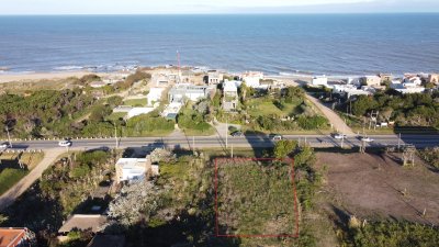Lote en Altos de Punta Piedras sobre Ruta 10 a pocos metros del Mar