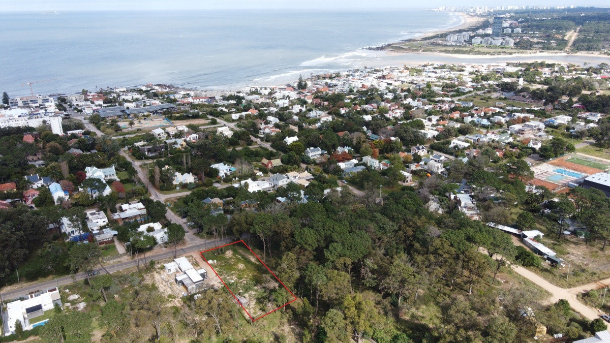 Excepcional  lote de 1200 m2 en La Barra, apto para propiedad horizontal