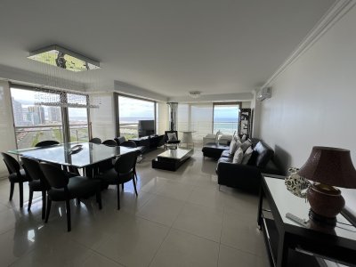 Alquiler y venta de hermosa planta en Torre Imperiale II, Playa Brava.