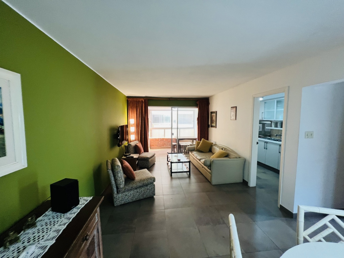 Venta Apartamento Punta del Este, Primera Linea Playa Mansa.