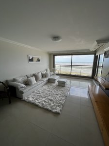 En alquiler apartamento de 3 dormitorios en la brava punta del Este 