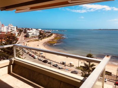 En venta apartamento de 4 dormitorios, playa Mansa