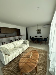 En alquiler anual departamento con 2 dormitorios en Playa Brava 