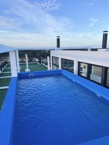 En alquiler anual  apartamento de 1 dormitorio con cochera, Roosevelt Punta del Este