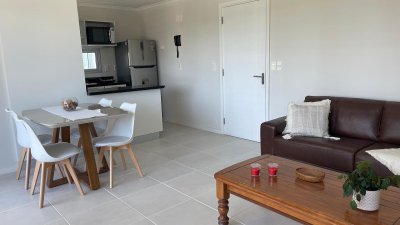 Apartamento De Un Dormitorio Y Medio En Alquiler En Ocean Drive, Punta Del Este, Uruguay