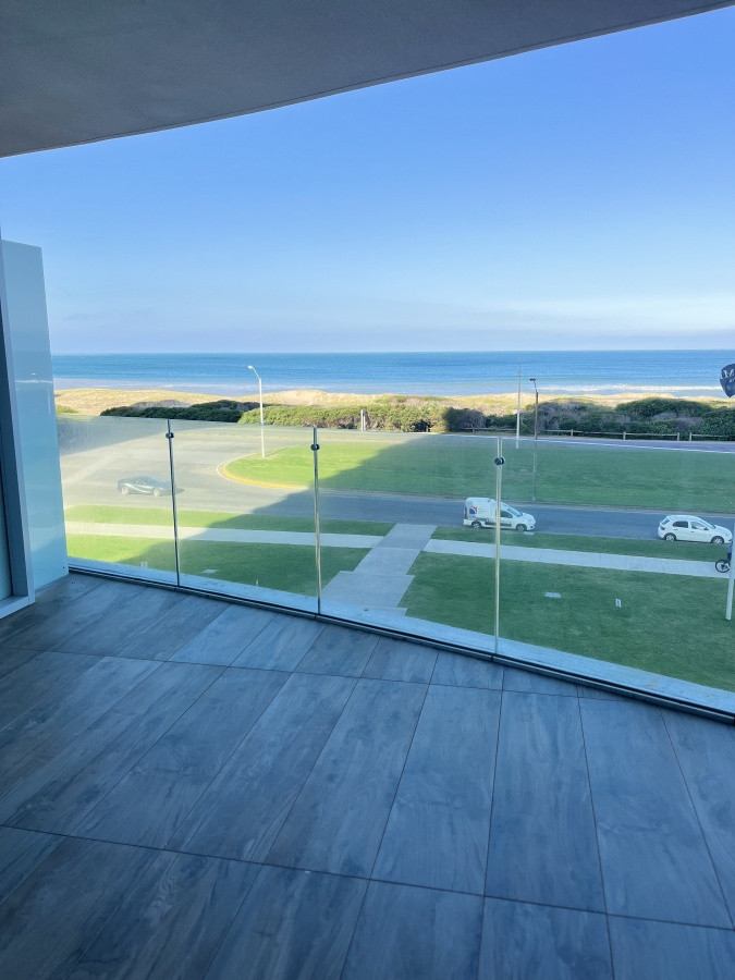 En venta apartamento de 3 dormitorios mas dependencia 