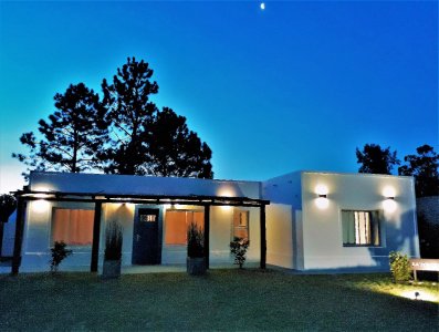 Casa de 3 dormitorios + dependencia de servicio en alquiler Punta del Este 