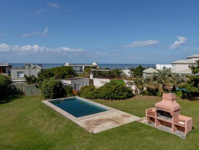 Venta y Alquiler de casa de 5 dormitorios Montoya la Barra