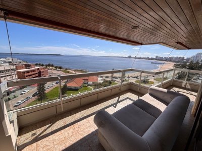 Apartamento alquiler 3 dormitorios mansa punta del este con garage 