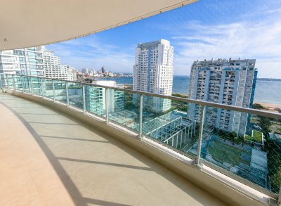 Venta Alquiler Apartamento 3 Dormitorios Playa Mansa Punta del Este