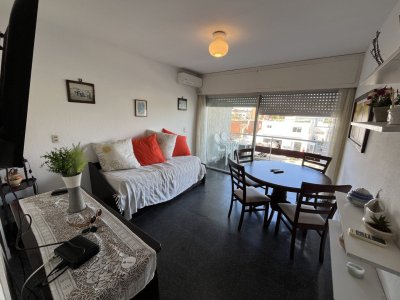 Apartamento 1 dormitorio en Primera Línea de Playa Mansa con cochera