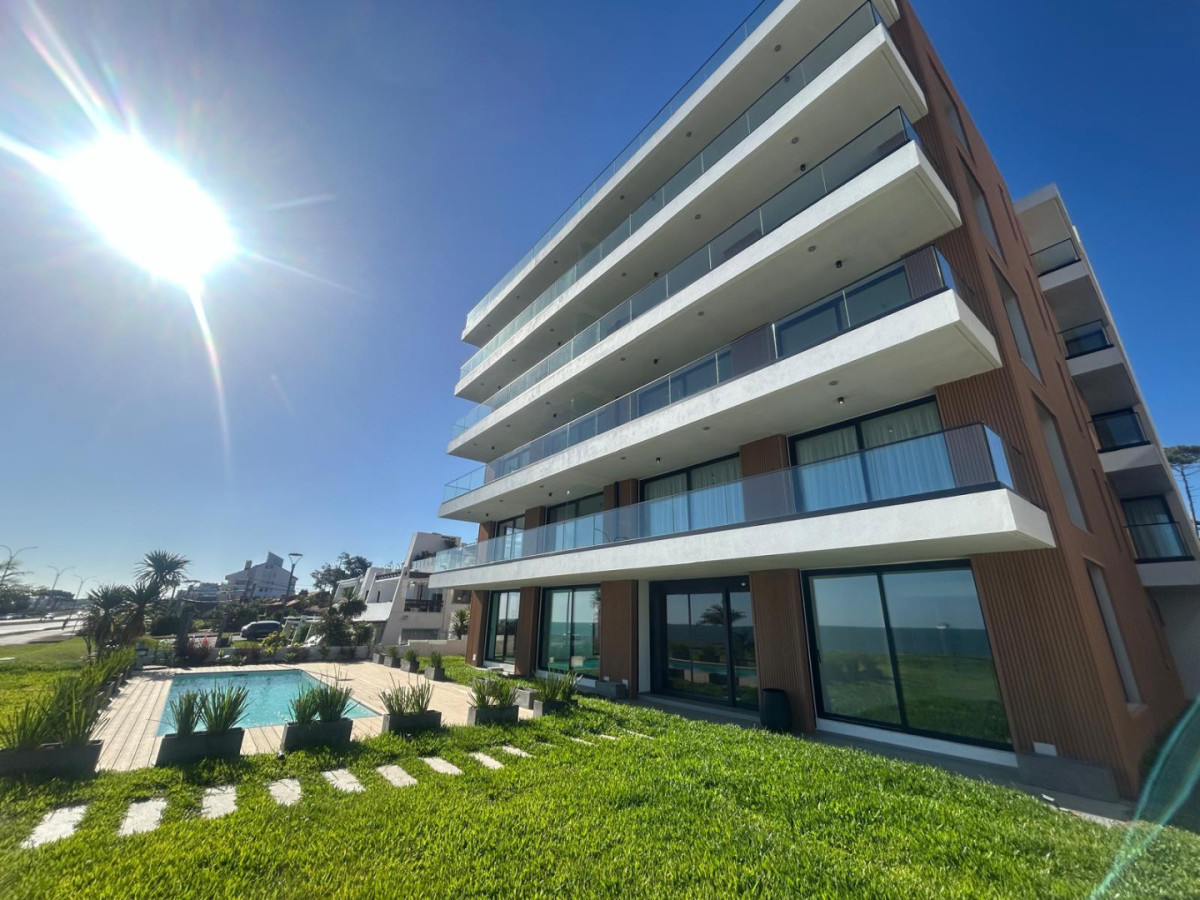 Apartamento de 3 dormitorios en alquiler, Punta del Este
