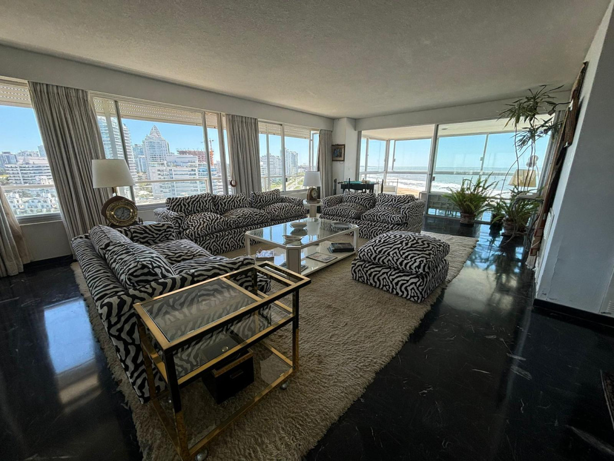 Apartamento de 3 dormitorios a la venta - Brava 