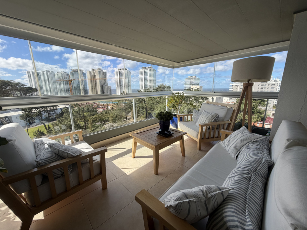 Apartamento 3 Dormitorios Avenida Roosevelt Punta del Este Cochera
