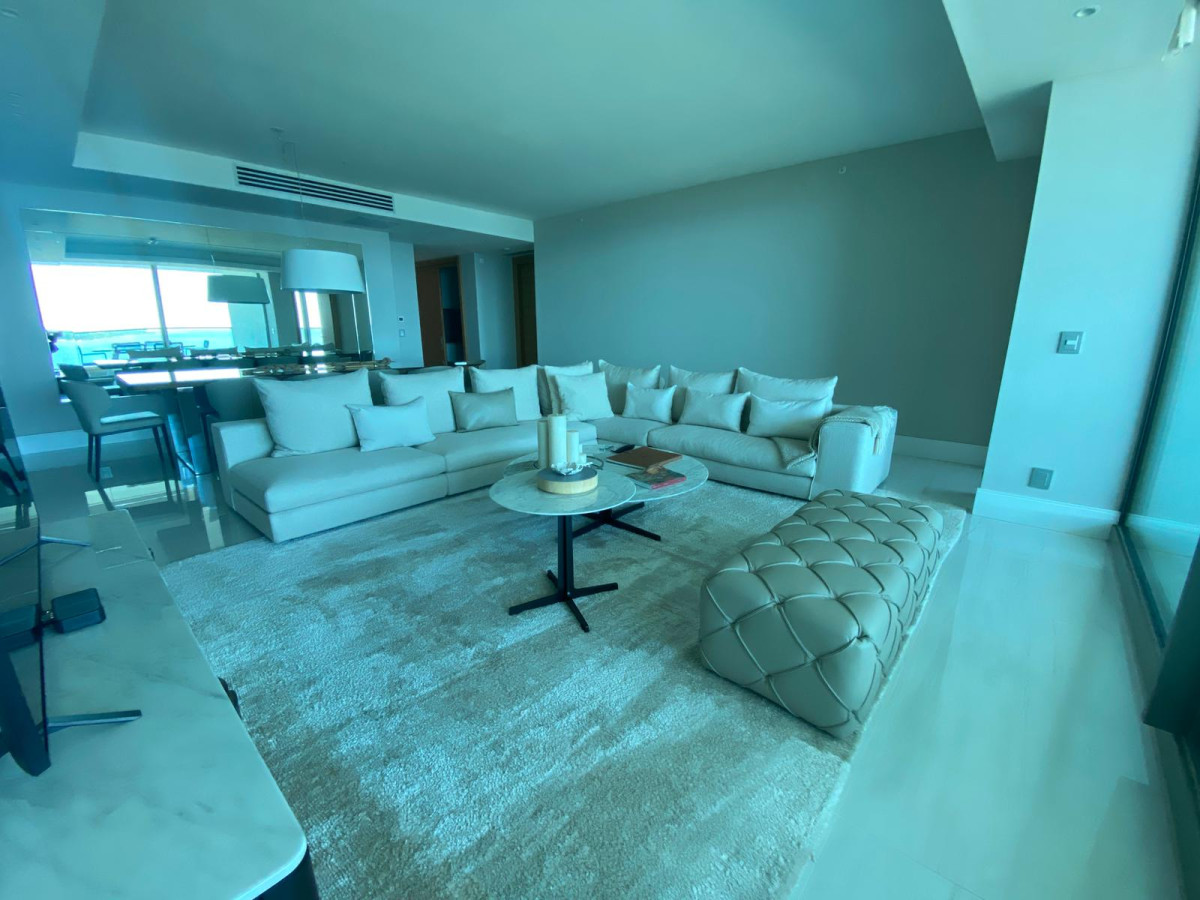 Excelente Apartamento de 3 dormitorios en Primera Linea!!!