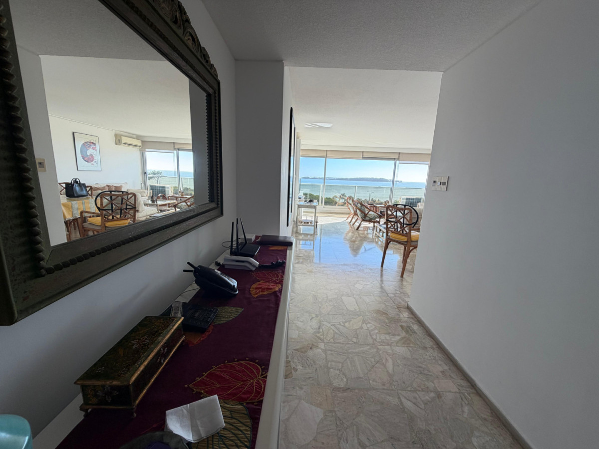 Apartamento de 4 dormitorios en venta, Punta del este 