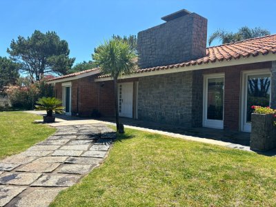 Casa de 4 dormitorios en alquiler invernal y Anual Punta del Este