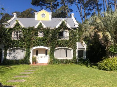 Casa a la venta en Pinares Mansa - Punta del Este