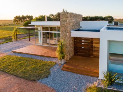 Excelente casa en Barrio Privado Pueblo Mio Manantiales - Punta del Este