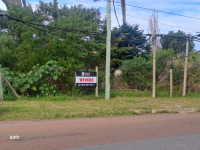 EXCELENTE terreno esquina VENTA PUNTA DEL ESTE