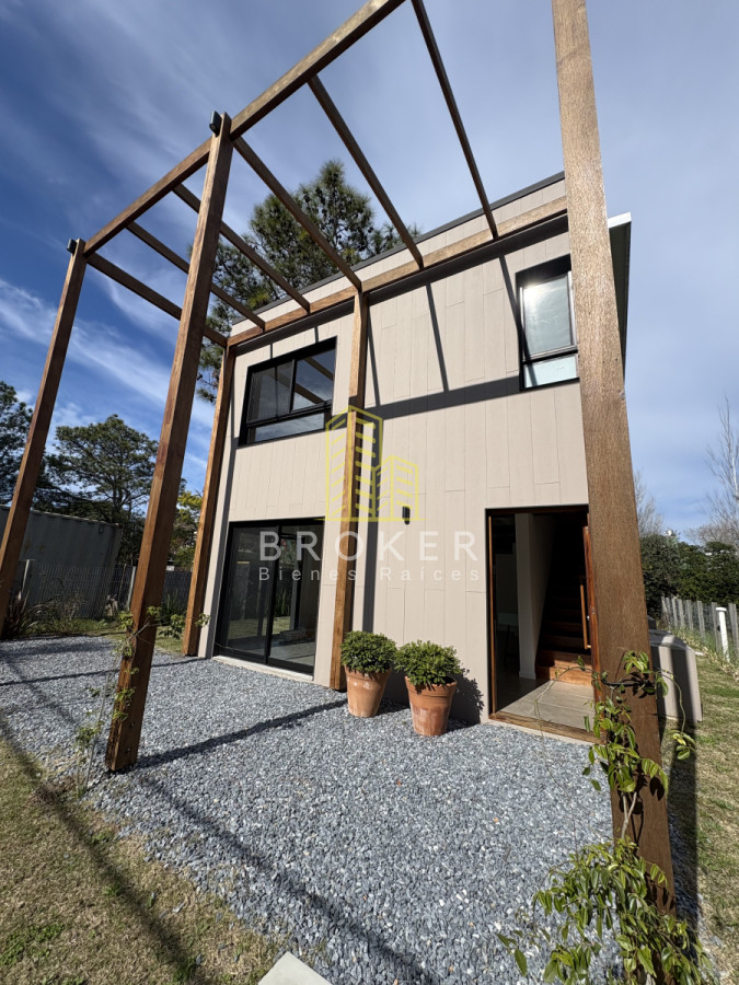 Venta casa 3 dormitorios La Barra Punta del Este