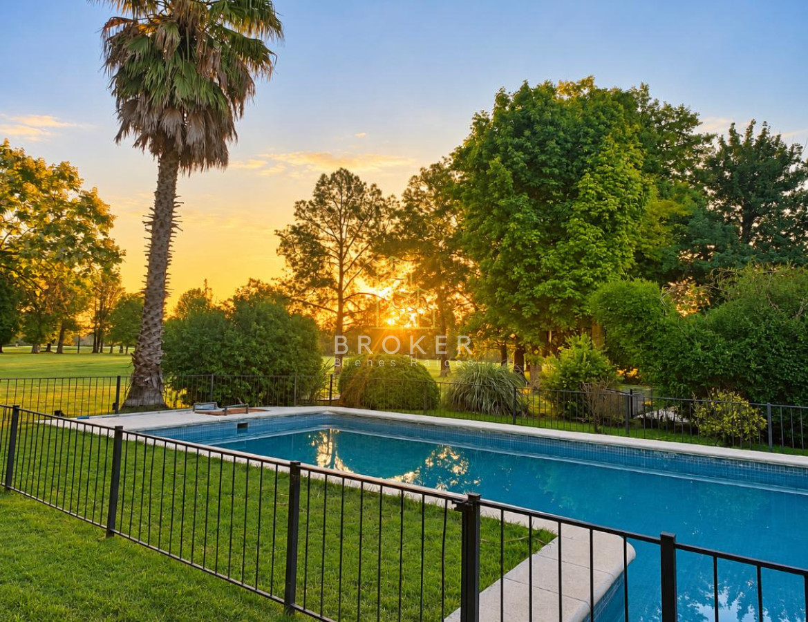 Venta Casa 5amb con vista al Golf en Golfer´s Country Club
