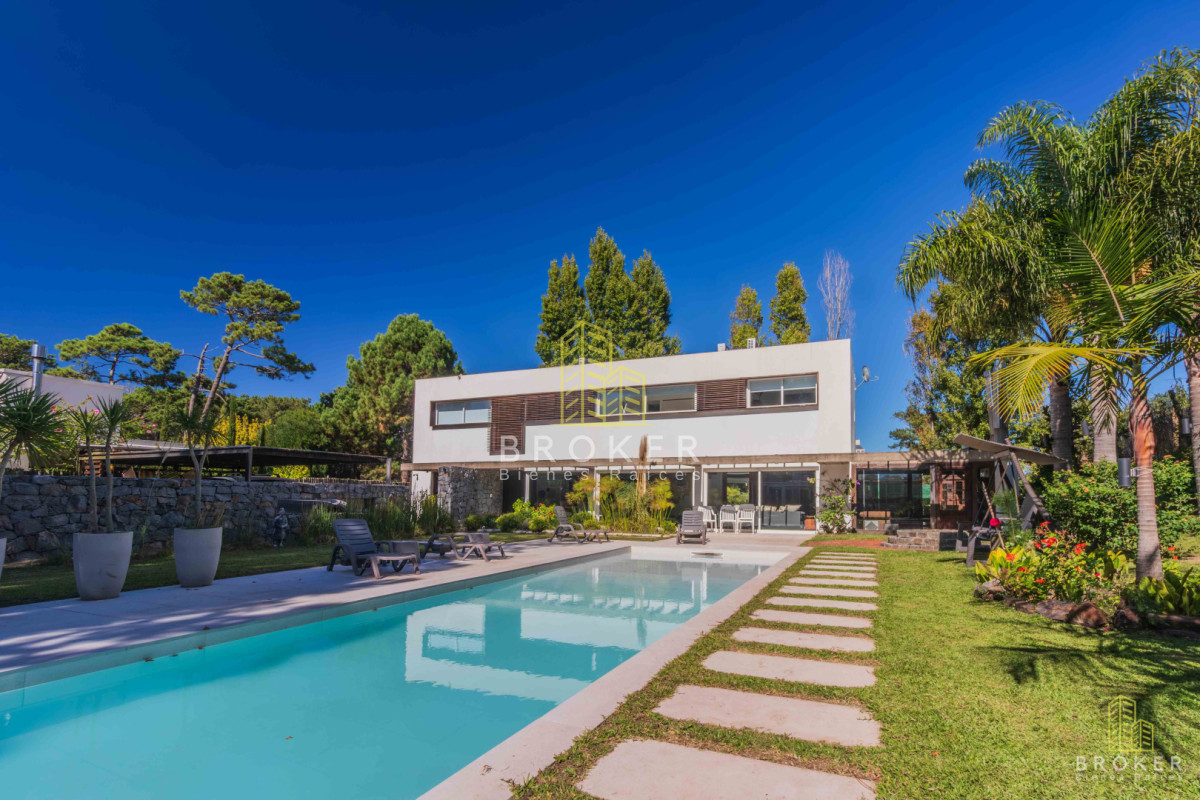 Venta Casa Punta del Este La Arbolada Barrio Privado, con piscina